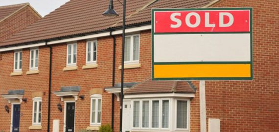 皇家特许测量师学会;英国房地产市场在公投后暂停了一下